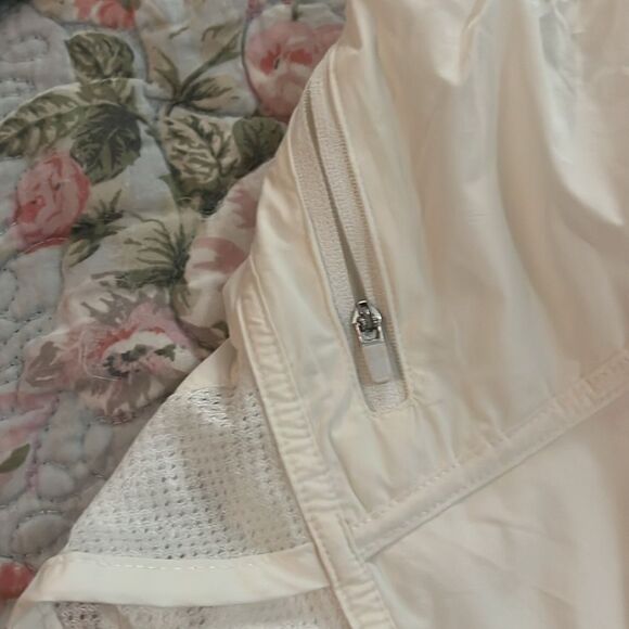 Maacie maternity white shorts - Picture 4 of 4